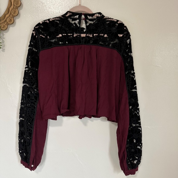 Free People Cropped Blouse Maroon with Black Lace Sleeves, Size 12 - Picture 1 of 10